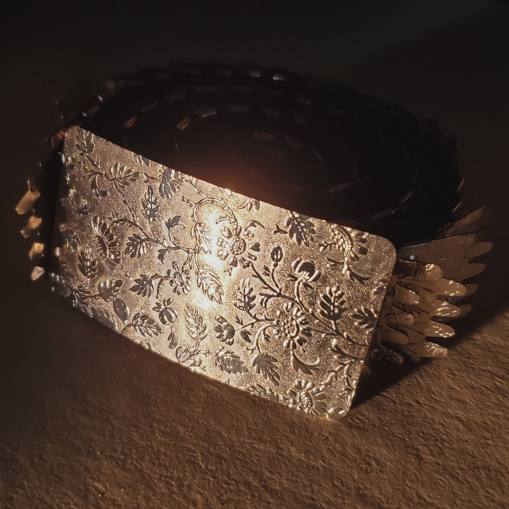 Vintage Pressed Metal Flower Design Waist Belt.